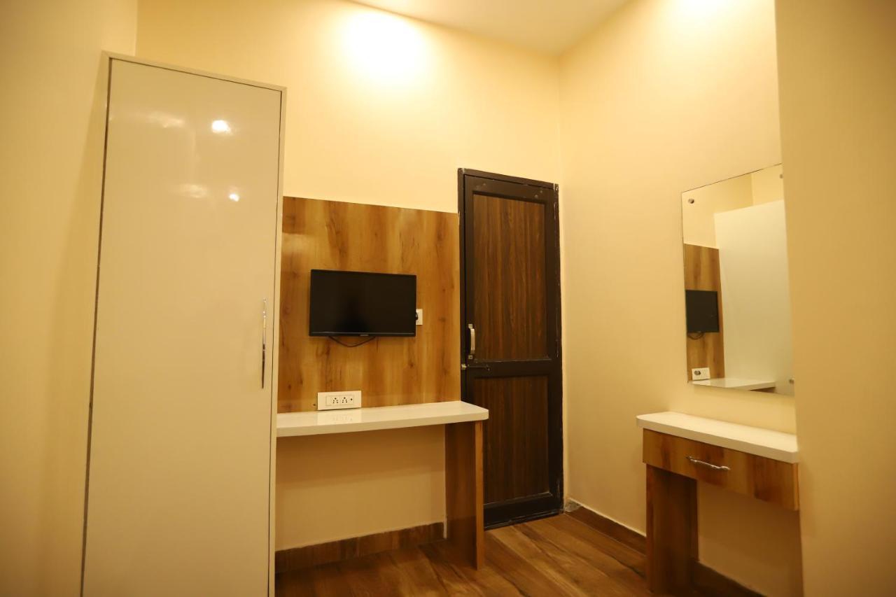 The Park View Hotel Амритсар Екстериор снимка